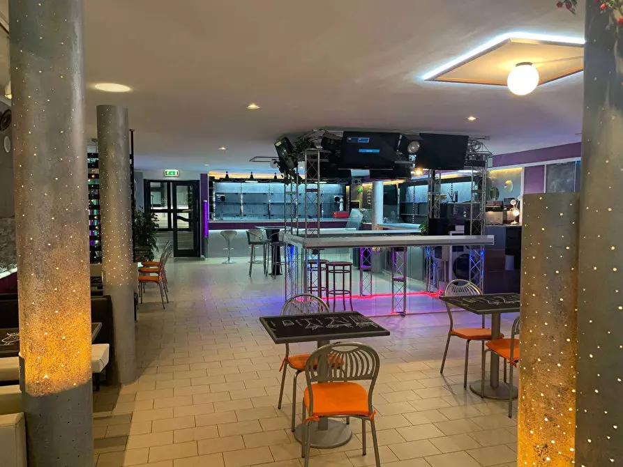 Immagine 14 di Negozio in vendita  in Via Aldo Bologni a Città Di Castello