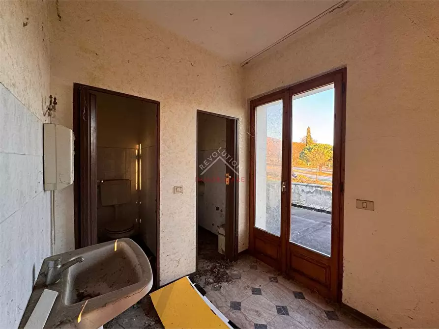 Immagine 24 di Negozio in vendita  in Via Anconetana  a San Giustino