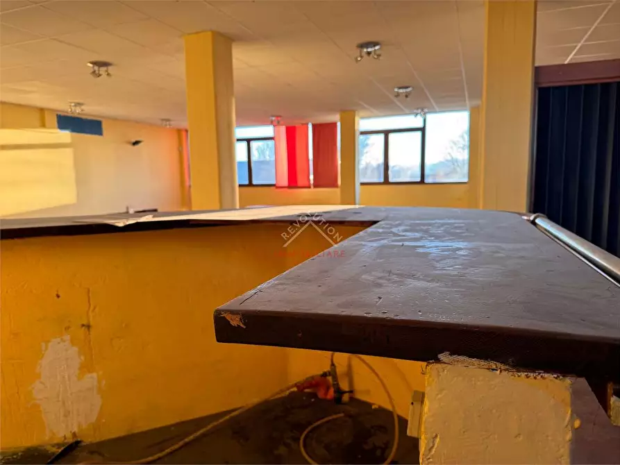 Immagine 20 di Negozio in vendita  in Via Anconetana  a San Giustino