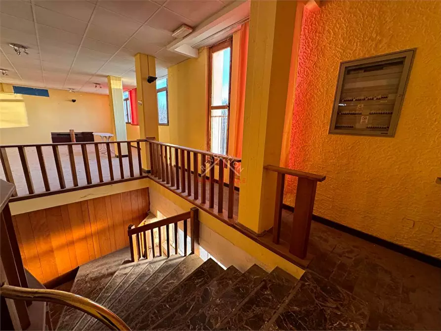 Immagine 30 di Negozio in vendita  in Via Anconetana  a San Giustino