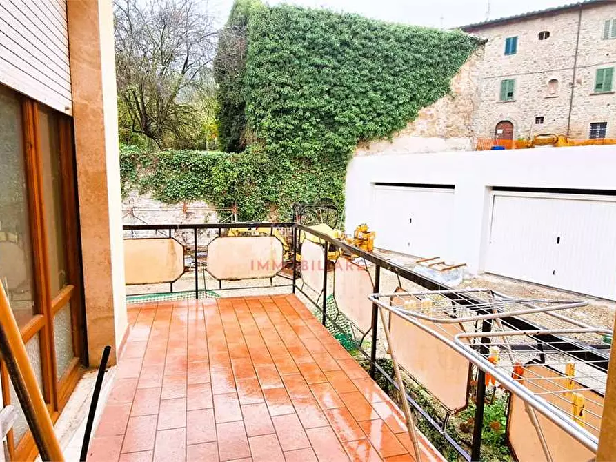 Immagine 11 di Casa indipendente in vendita  in Piazza della Repubblica a Lisciano Niccone