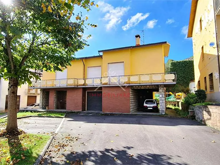 Immagine 34 di Casa indipendente in vendita  in Piazza della Repubblica a Lisciano Niccone