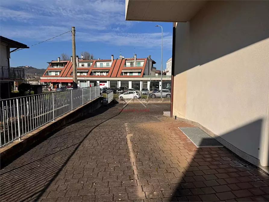 Immagine 23 di Negozio in vendita  in Via Nestore s.n.c a Umbertide