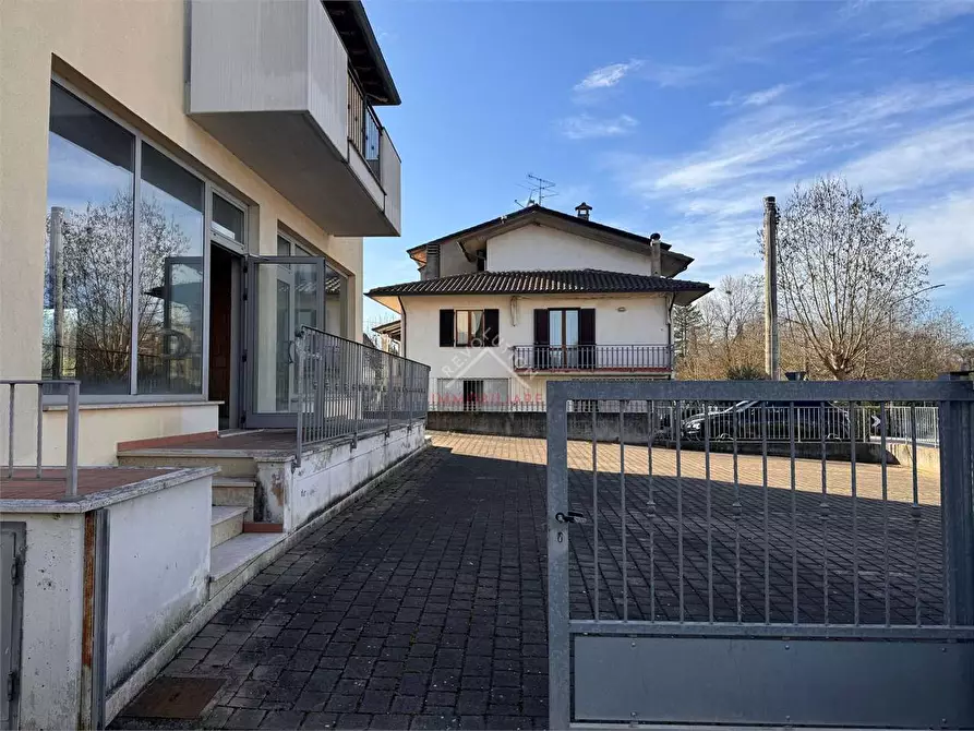 Immagine 25 di Negozio in vendita  in Via Nestore s.n.c a Umbertide