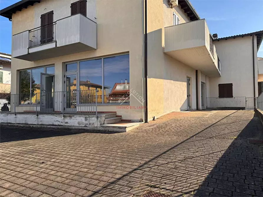 Immagine 26 di Negozio in vendita  in Via Nestore s.n.c a Umbertide