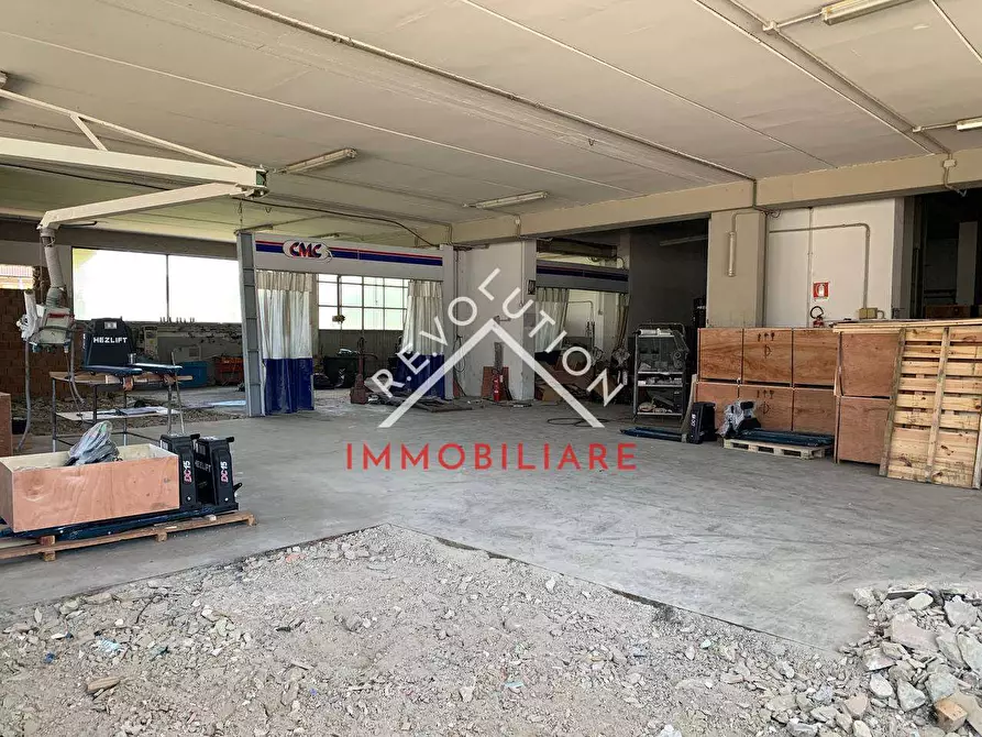 Immagine 5 di Capannone industriale in affitto  in Viale Primo Maggio a Umbertide