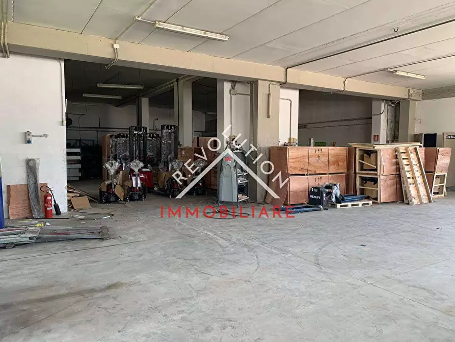 Immagine 11 di Capannone industriale in affitto  in Viale Primo Maggio a Umbertide