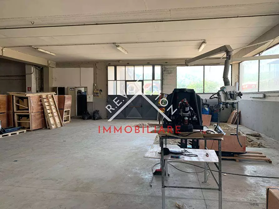 Immagine 13 di Capannone industriale in affitto  in Viale Primo Maggio a Umbertide