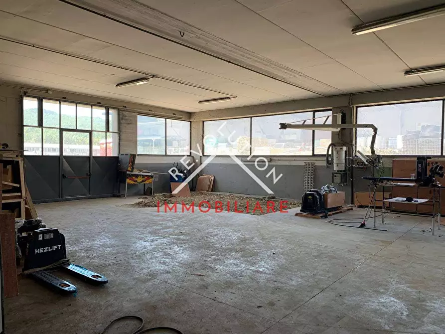 Immagine 14 di Capannone industriale in affitto  in Viale Primo Maggio a Umbertide