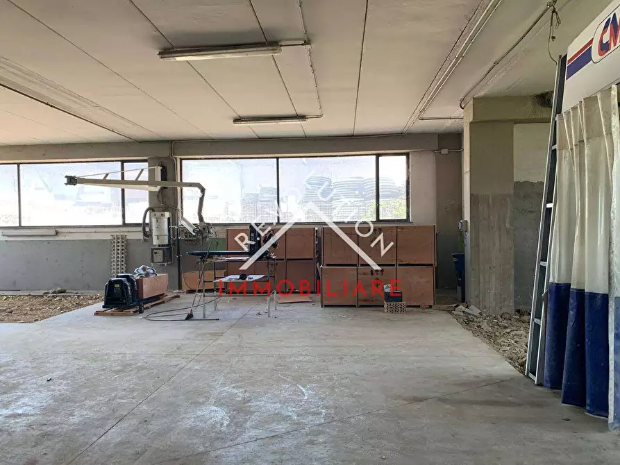 Immagine 19 di Capannone industriale in affitto  in Viale Primo Maggio a Umbertide