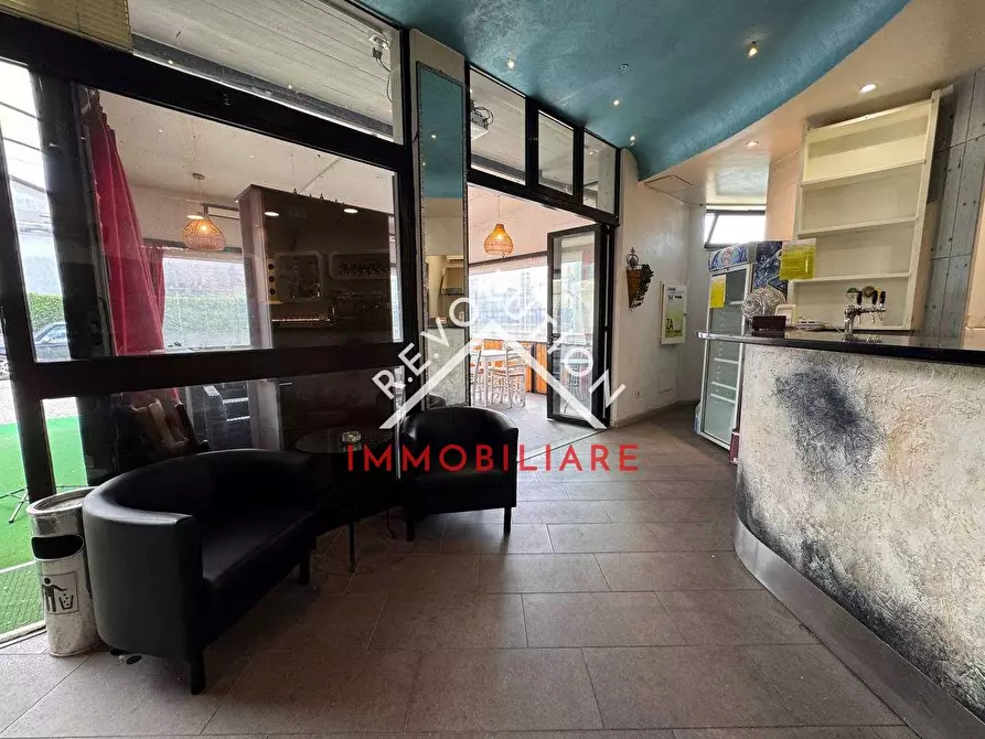 Immagine 25 di Negozio in affitto  in Via Palmiro Togliatti a San Giustino