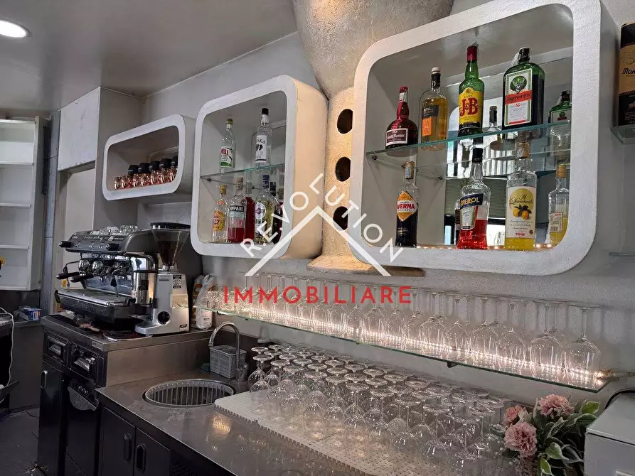 Immagine 8 di Negozio in affitto  in Via Palmiro Togliatti a San Giustino