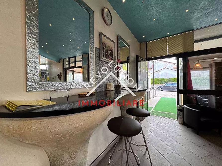 Immagine 28 di Negozio in affitto  in Via Palmiro Togliatti a San Giustino