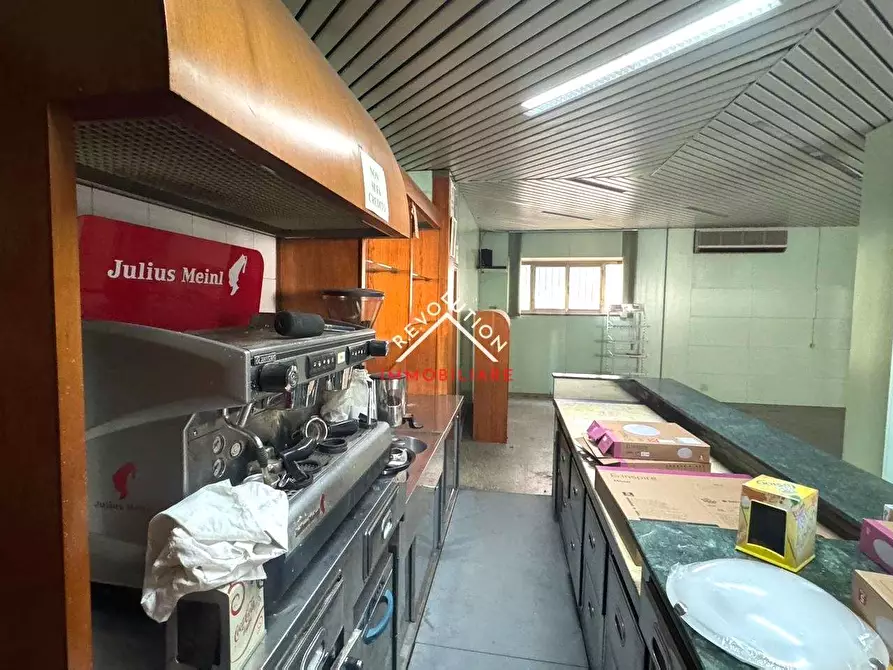 Immagine 8 di Negozio in affitto  in Via Quattordici Maggio a Città Di Castello