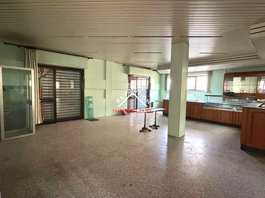 Immagine 5 di Negozio in affitto  in Via Quattordici Maggio a Città Di Castello