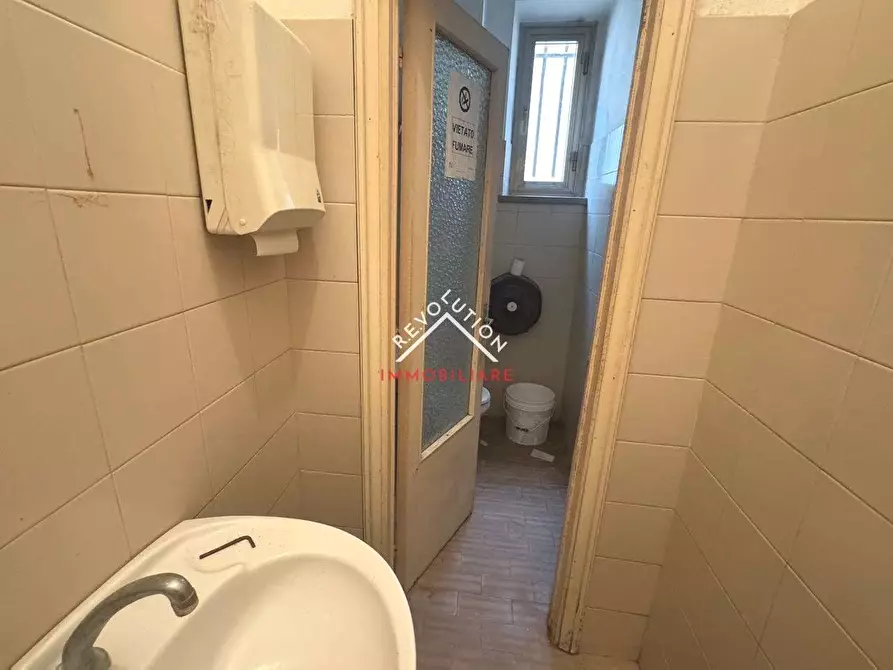 Immagine 12 di Negozio in affitto  in Via Quattordici Maggio a Città Di Castello