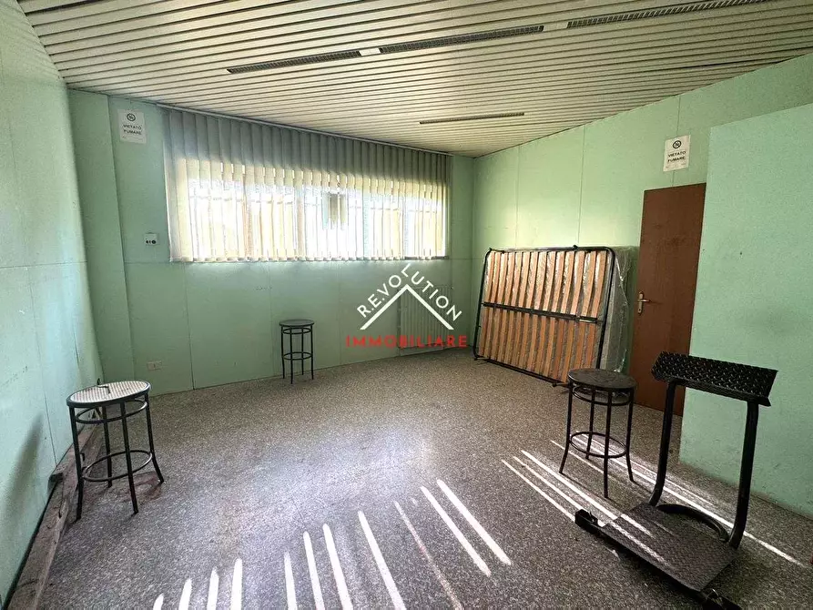 Immagine 14 di Negozio in affitto  in Via Quattordici Maggio a Città Di Castello