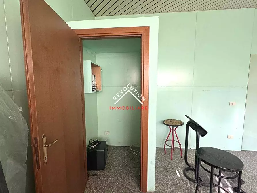 Immagine 15 di Negozio in affitto  in Via Quattordici Maggio a Città Di Castello