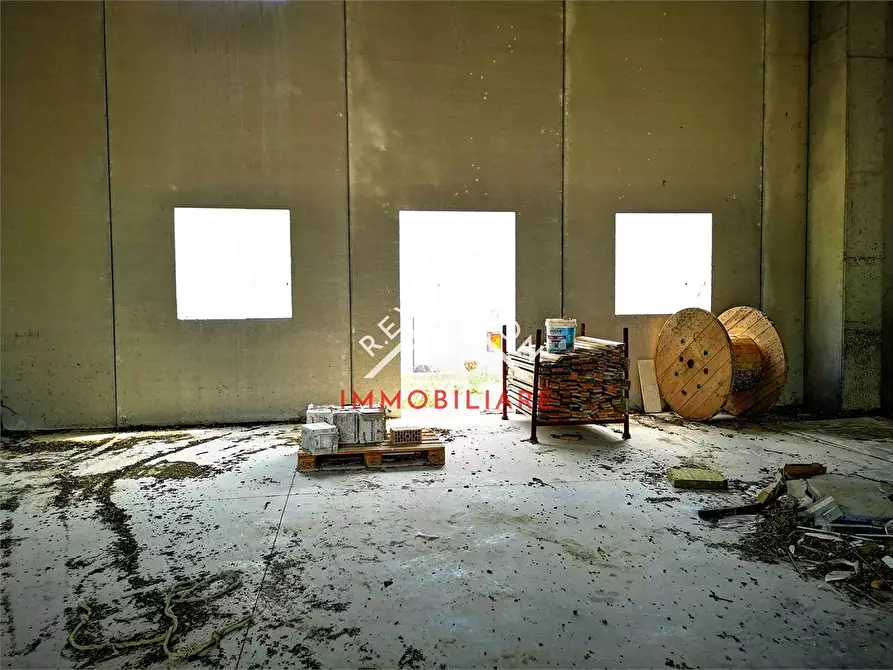 Immagine 30 di Capannone industriale in vendita  in Sant'Andrea delle Fratte a Perugia