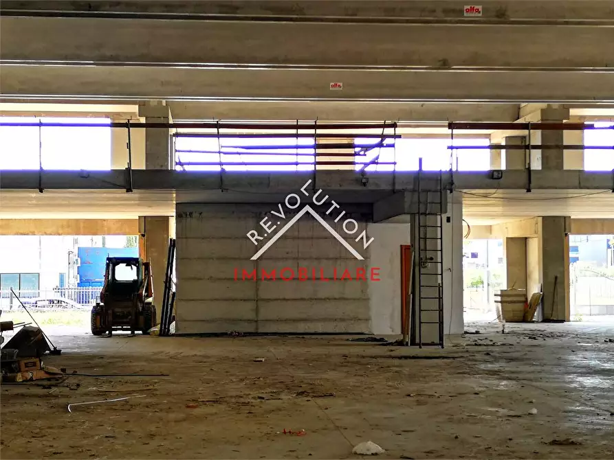 Immagine 34 di Capannone industriale in vendita  in Sant'Andrea delle Fratte a Perugia