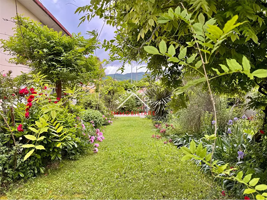 Immagine 39 di Appartamento in vendita  in Via Filippo Brunelleschi a Sansepolcro