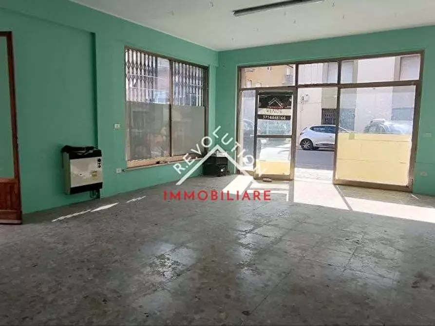 Immagine 1 di Negozio in vendita  in Viale Parini a Città Di Castello