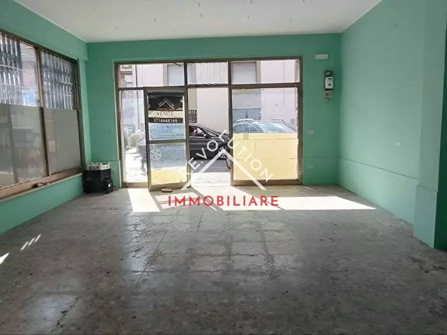 Immagine 7 di Negozio in vendita  in Viale Parini a Città Di Castello