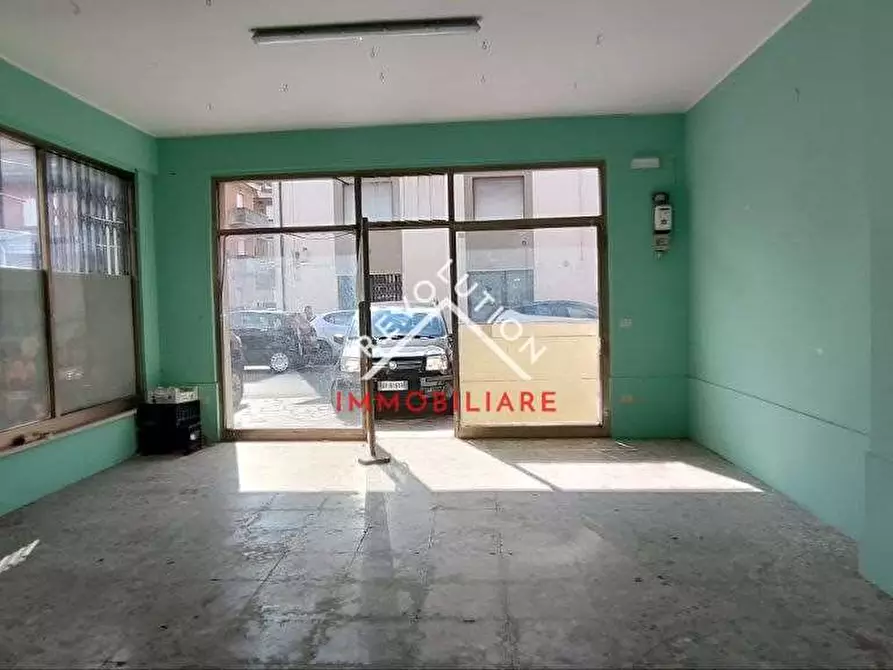 Immagine 12 di Negozio in vendita  in Viale Parini a Città Di Castello