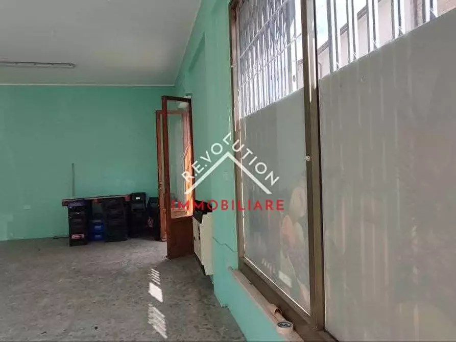 Immagine 16 di Negozio in vendita  in Viale Parini a Città Di Castello