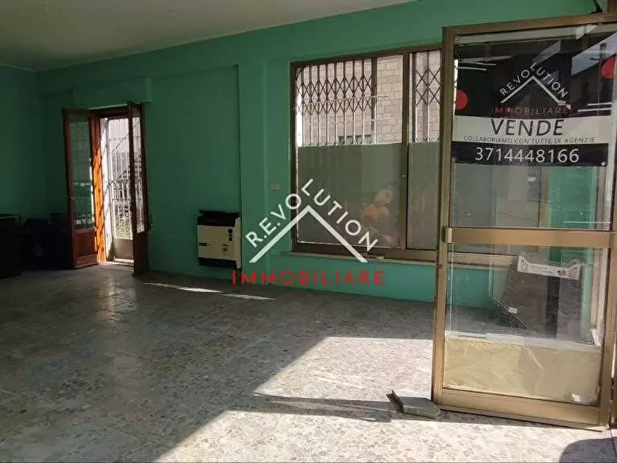 Immagine 18 di Negozio in vendita  in Viale Parini a Città Di Castello
