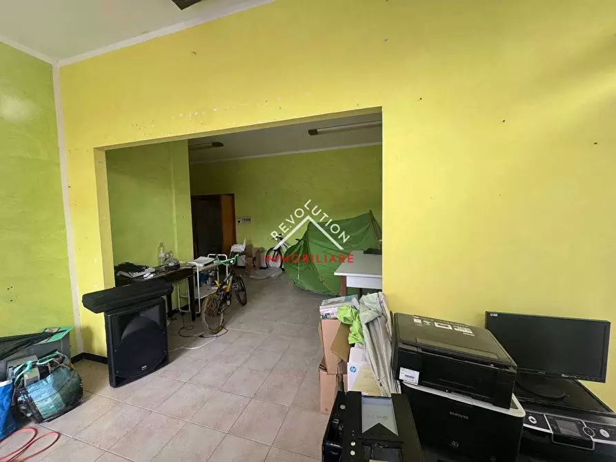 Immagine 4 di Negozio in vendita  in Via Umbra a San Giustino