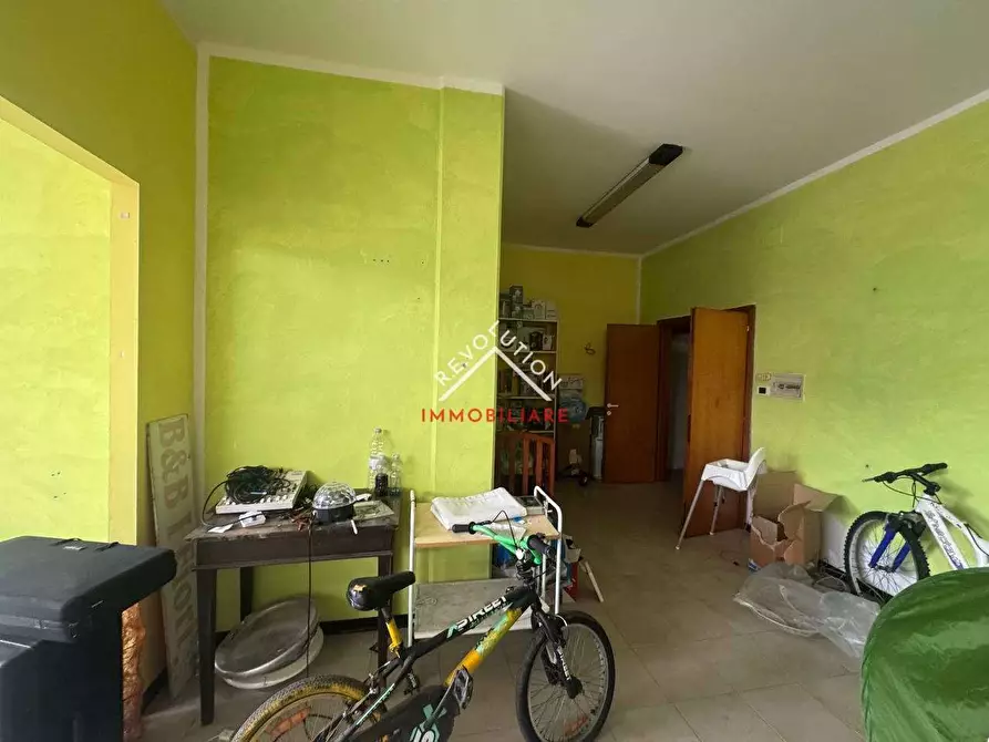 Immagine 7 di Negozio in vendita  in Via Umbra a San Giustino