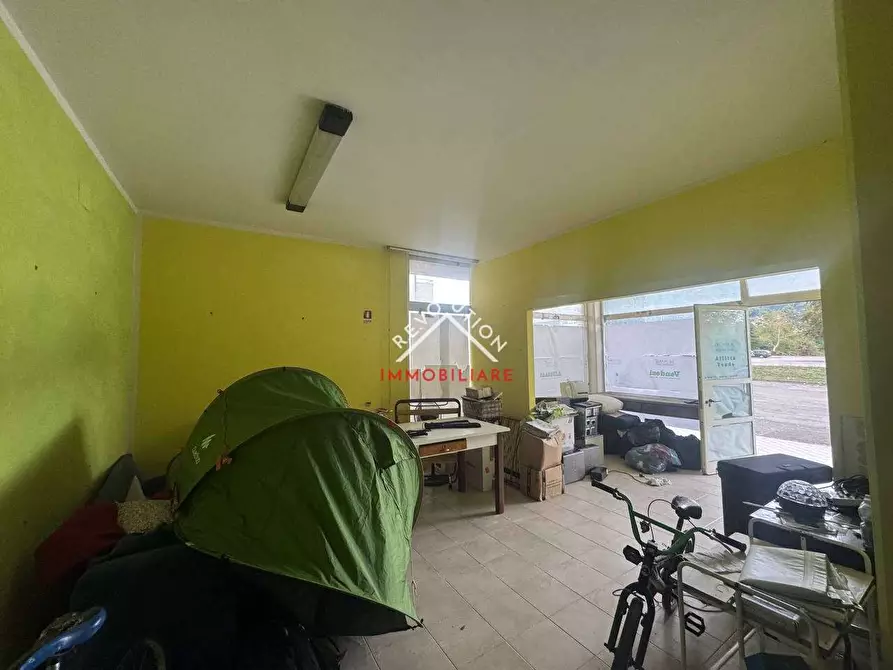 Immagine 1 di Negozio in vendita  in Via Umbra a San Giustino