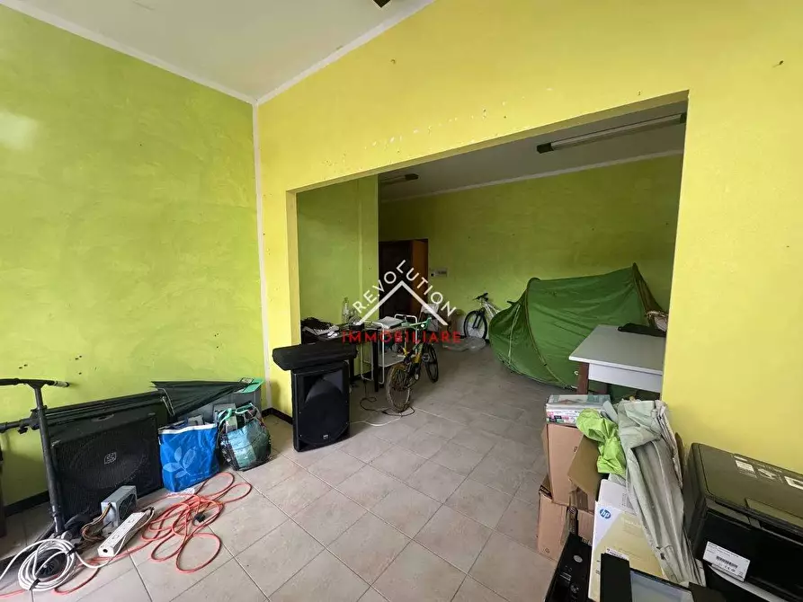 Immagine 12 di Negozio in vendita  in Via Umbra a San Giustino