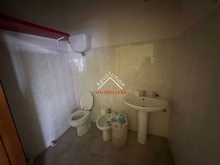 Immagine 17 di Negozio in vendita  in Via Umbra a San Giustino