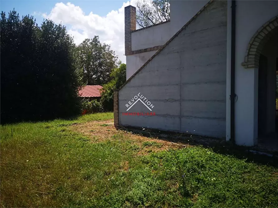 Immagine 5 di Villa in vendita  in Località Petrelle a Umbertide
