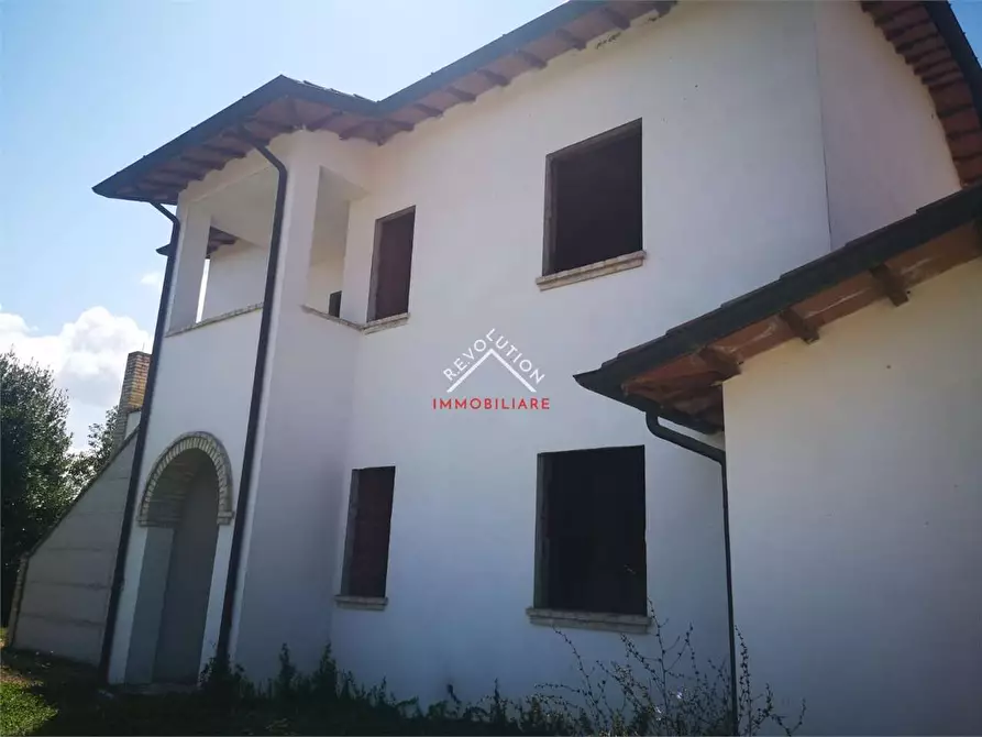 Immagine 3 di Villa in vendita  in Località Petrelle a Umbertide
