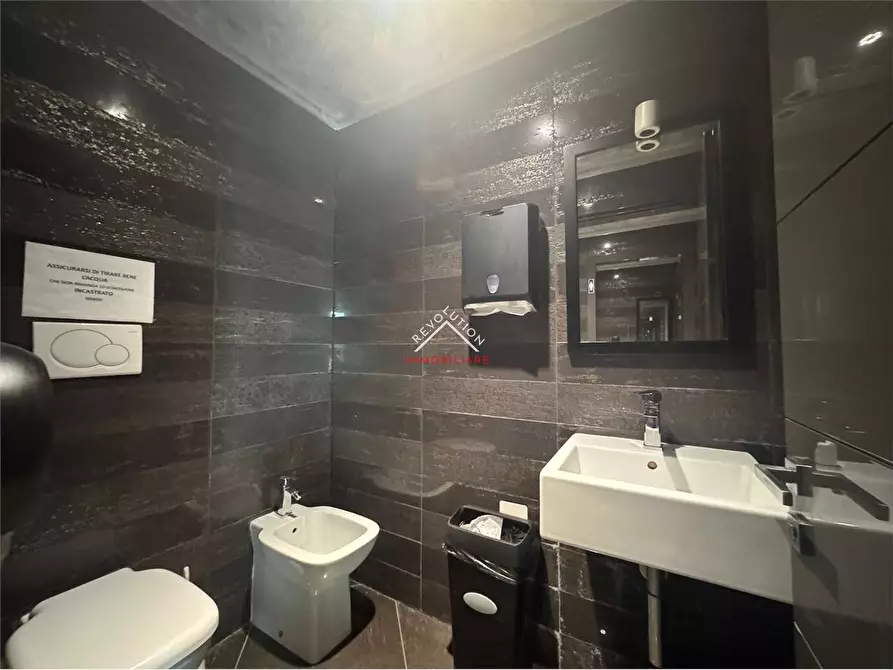 Immagine 8 di Stabile in vendita  in Via Enrico Lansel a Arezzo