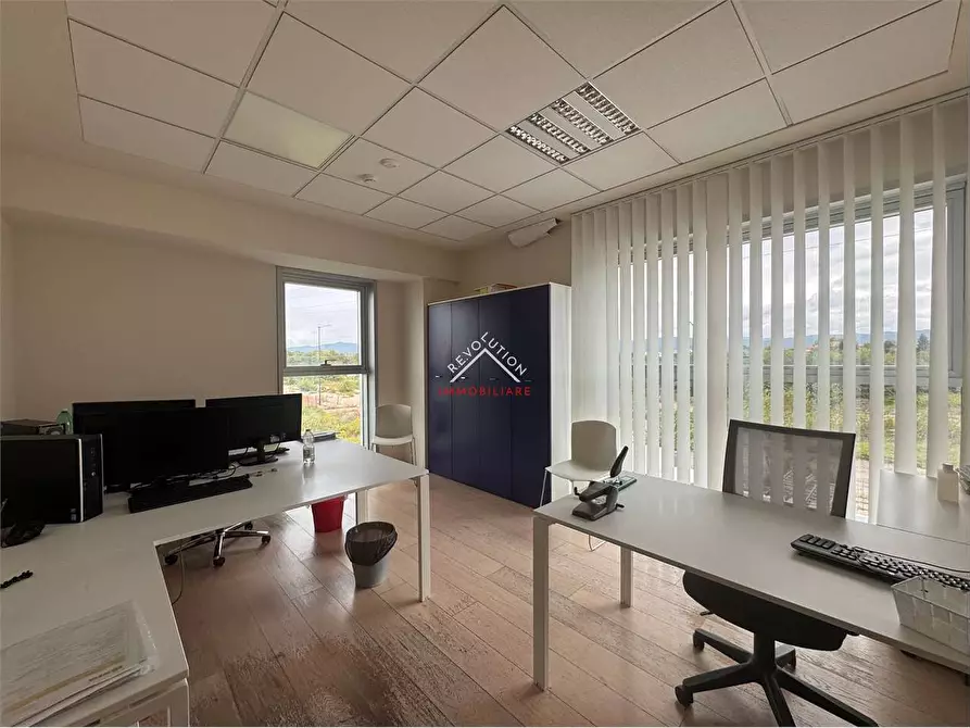 Immagine 16 di Stabile in vendita  in Via Enrico Lansel a Arezzo