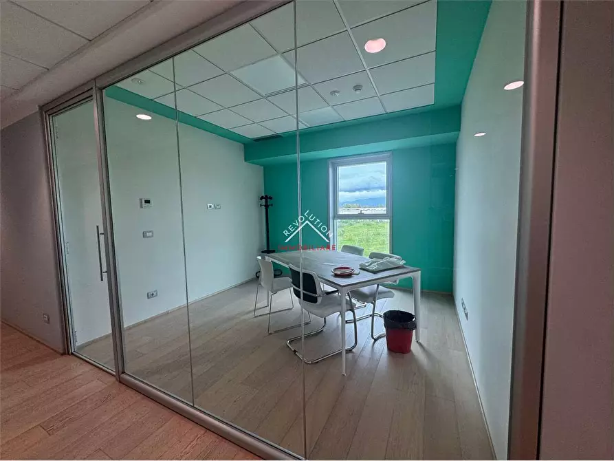 Immagine 17 di Stabile in vendita  in Via Enrico Lansel a Arezzo