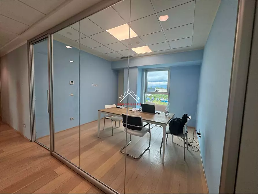 Immagine 18 di Stabile in vendita  in Via Enrico Lansel a Arezzo