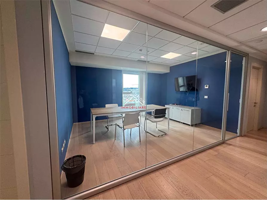 Immagine 20 di Stabile in vendita  in Via Enrico Lansel a Arezzo