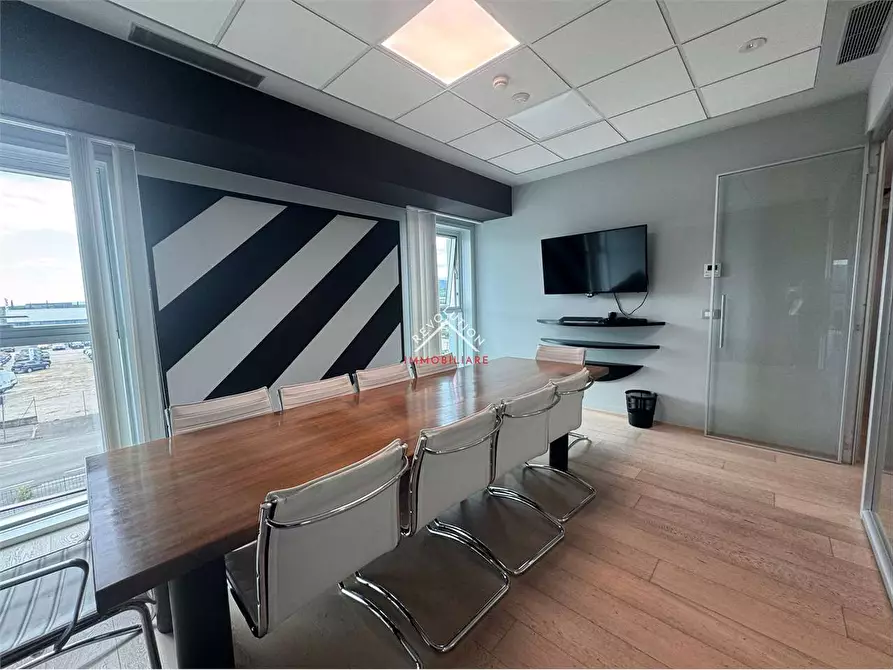 Immagine 35 di Stabile in vendita  in Via Enrico Lansel a Arezzo