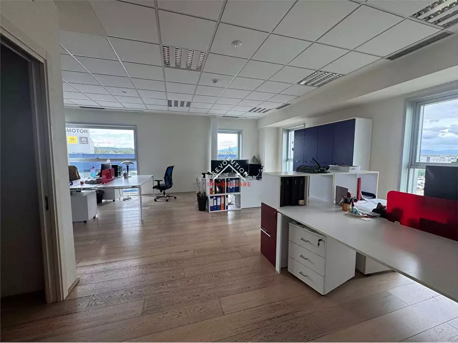 Immagine 25 di Stabile in vendita  in Via Enrico Lansel a Arezzo