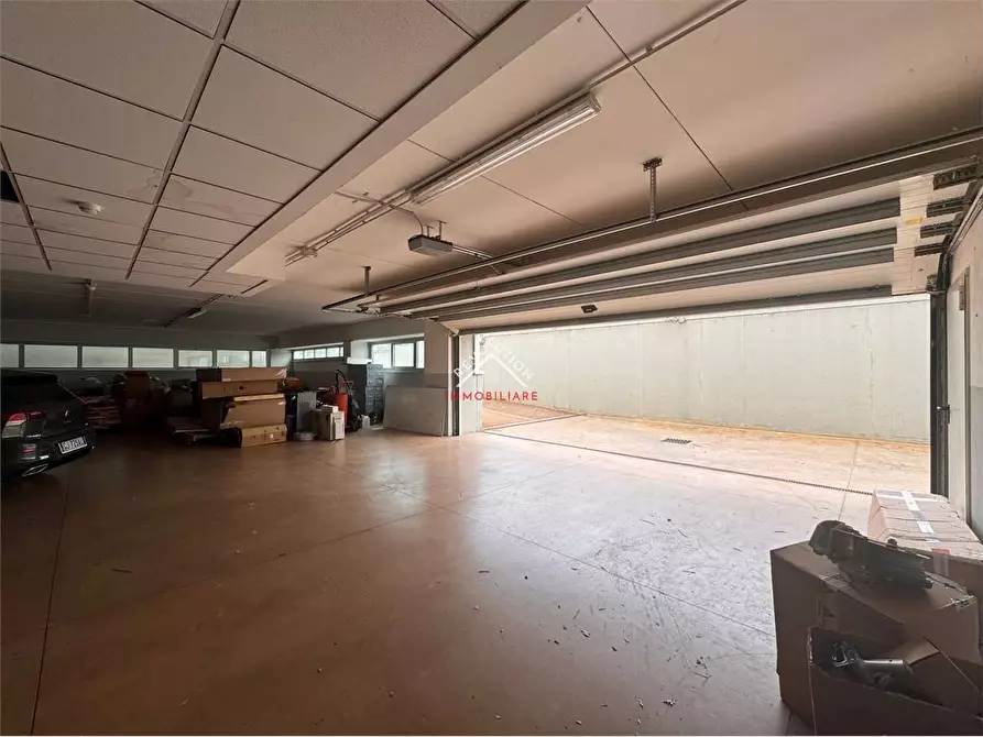 Immagine 47 di Stabile in vendita  in Via Enrico Lansel a Arezzo