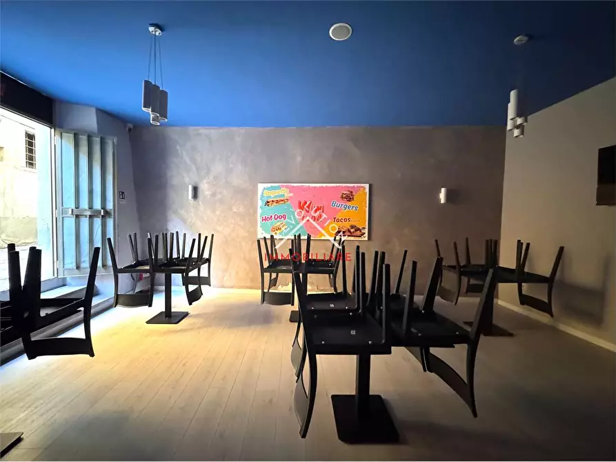 Immagine 13 di Negozio in vendita  in Corso Vittorio Emanuele a Città Di Castello