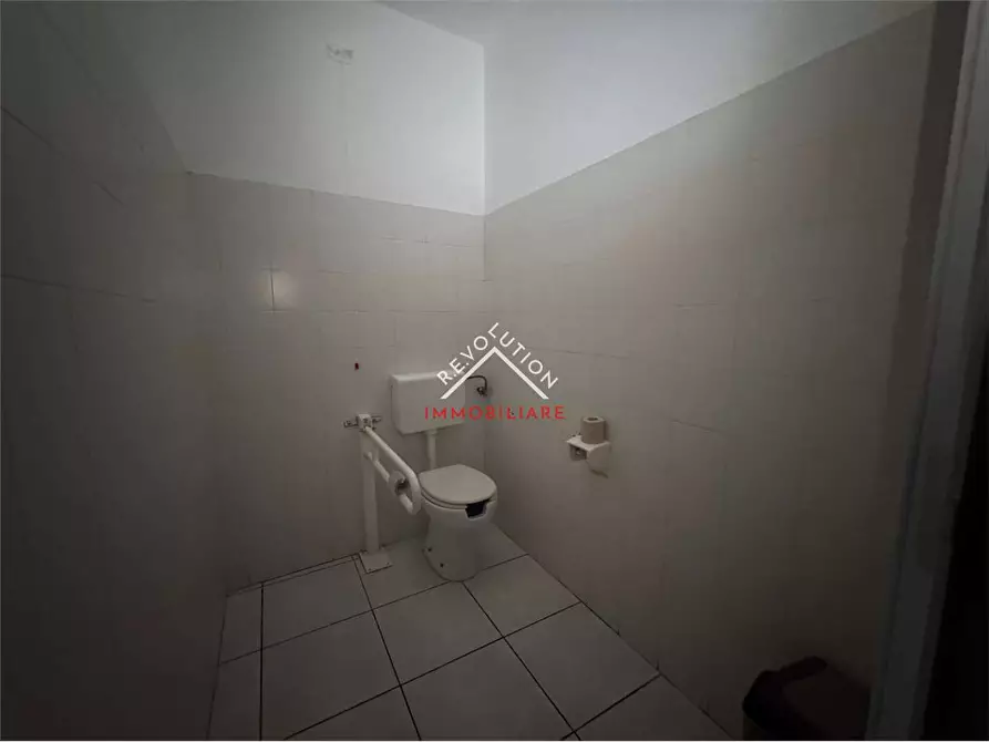 Immagine 19 di Negozio in vendita  in Corso Vittorio Emanuele a Città Di Castello