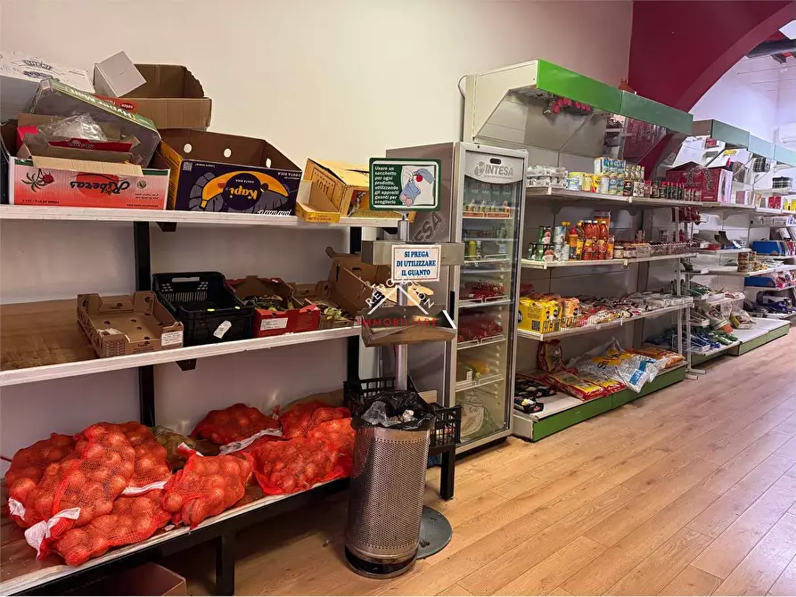 Immagine 18 di Negozio in vendita  in Corso Vittorio Emanuele a Città Di Castello