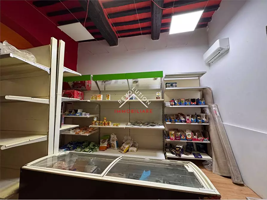 Immagine 5 di Negozio in vendita  in Corso Vittorio Emanuele a Città Di Castello