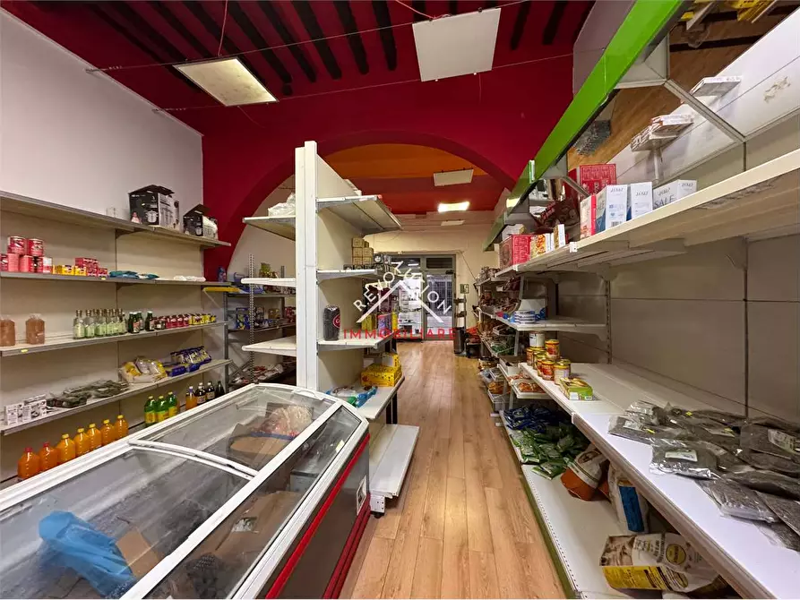 Immagine 14 di Negozio in vendita  in Corso Vittorio Emanuele a Città Di Castello